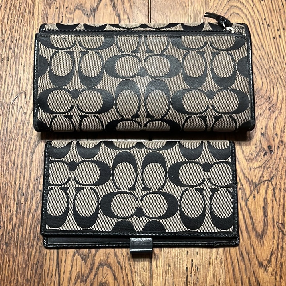Coach Wallet - Picture 2 of 4